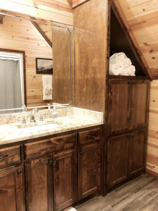 Stone Mountain Lodge 5000Sqft 6 Bed Game Room Pool Table Hot Tub Broken Bow Extérieur photo