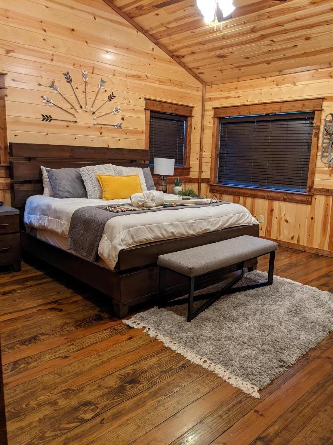 Stone Mountain Lodge 5000Sqft 6 Bed Game Room Pool Table Hot Tub Broken Bow Extérieur photo