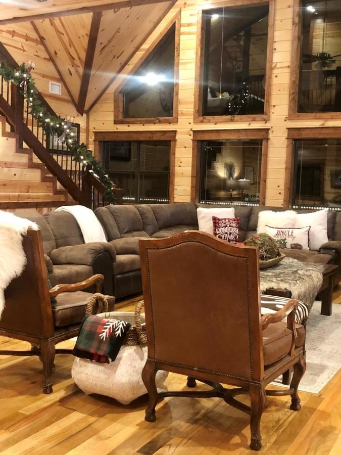 Stone Mountain Lodge 5000Sqft 6 Bed Game Room Pool Table Hot Tub Broken Bow Extérieur photo